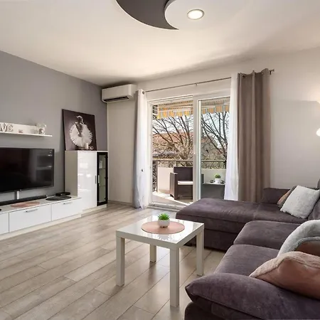App Dinora Apartment